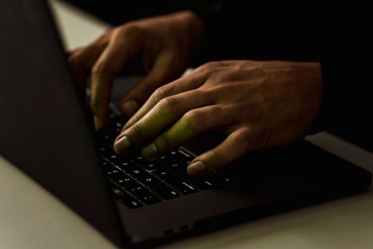 Qu&rsquo;est-ce que l&rsquo;authentification multi-facteurs et pourquoi est-elle importante ?